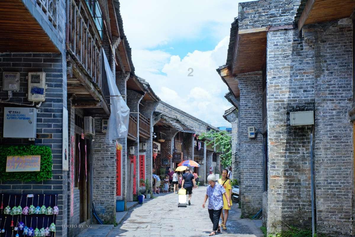 长春净月潭国家森林公园里一道亮丽的风景线:森林骑马